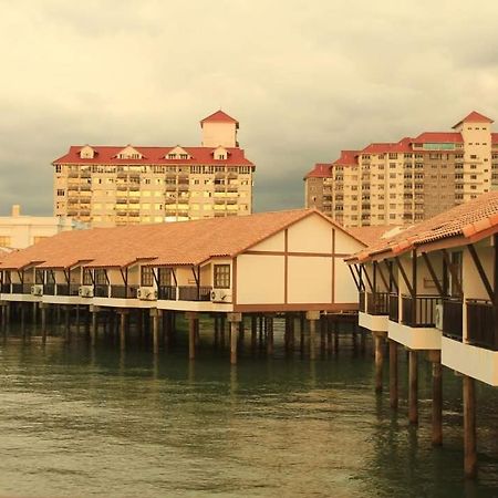 K. E. Private Water Chalet, بورت ديكسون المظهر الخارجي الصورة